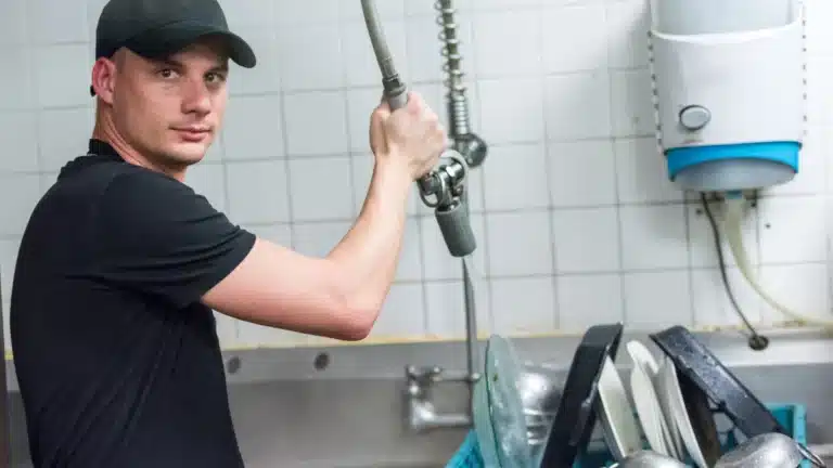 trabajar como lavaplatos en suiza